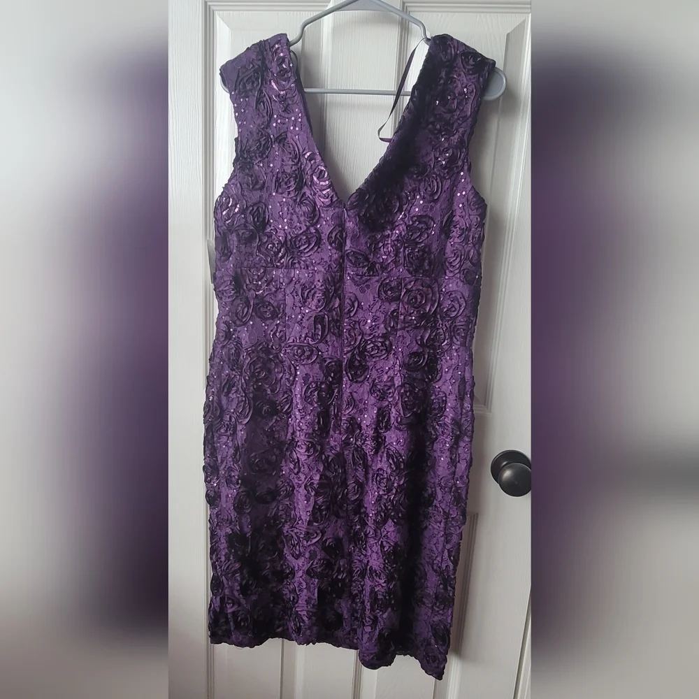 Dress - Picture 4 of 5